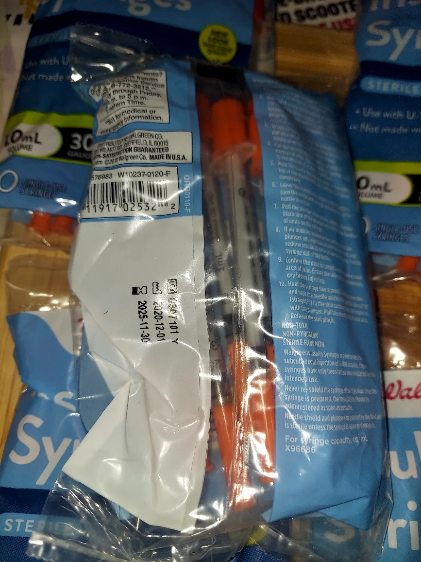 Walgreens Insulin Syringes 1.0mL, 30 Gauge, 8mm Needle image indicator(3)