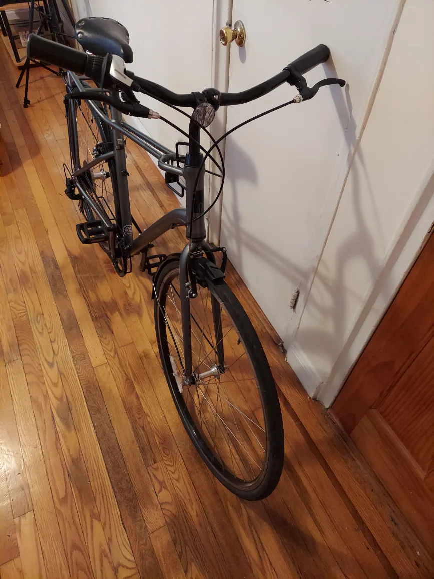 Great ** 2024 MOMENTUM ** 7 SPEED Gray Hybrid Bicycle image indicator(3)