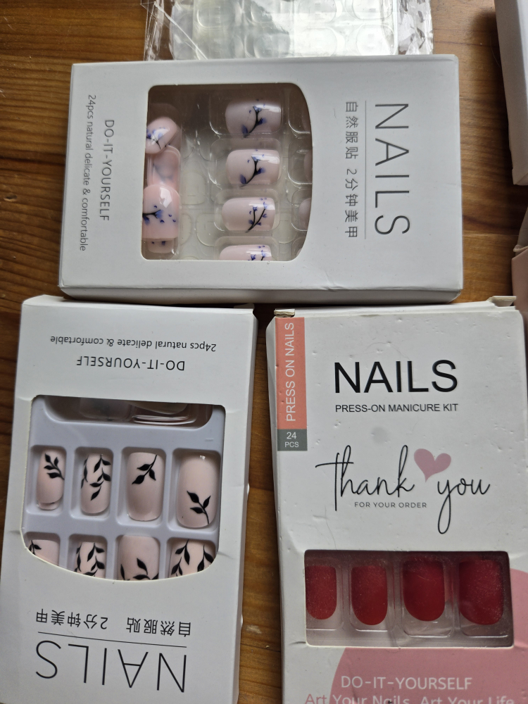 Variety of Press-On Nails & Nail Art - photo 2
