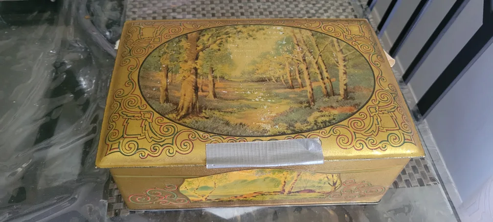 Vintage MacFarlane Lang Biscuit Tin image indicator(2)