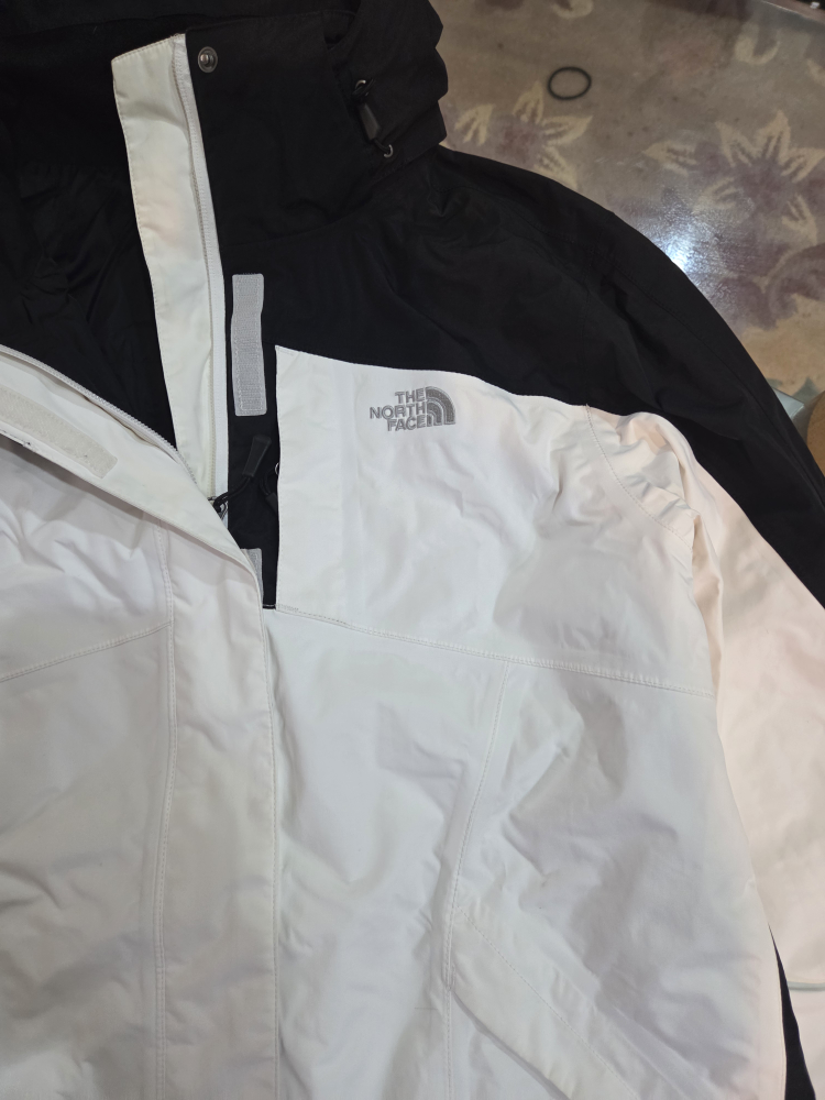 The North Face Jacket - Black & White - Size L - photo 3