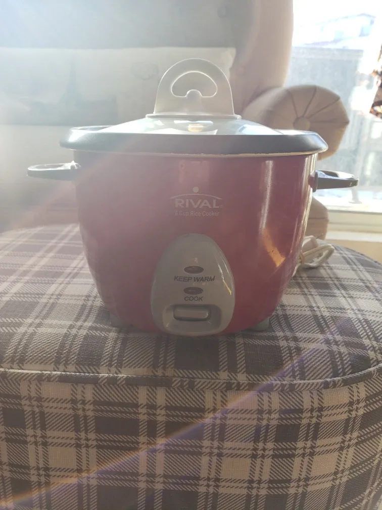 Rival 6-Cup Rice Cooker thumbnail