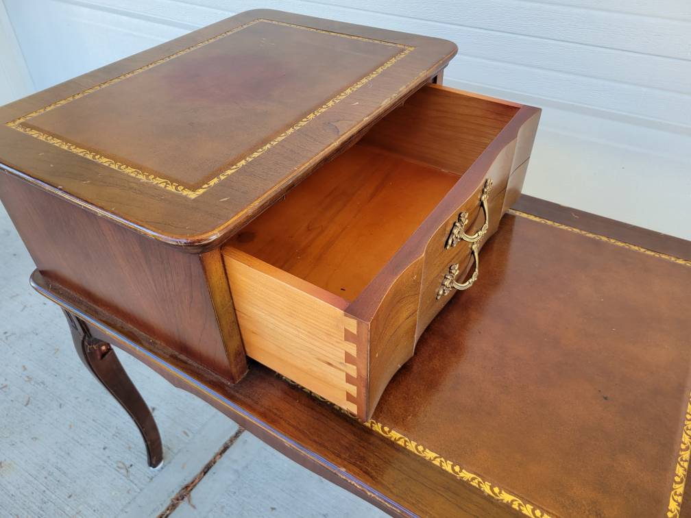 Very Nice, Very Vintage Table With Top Storage. - photo 2