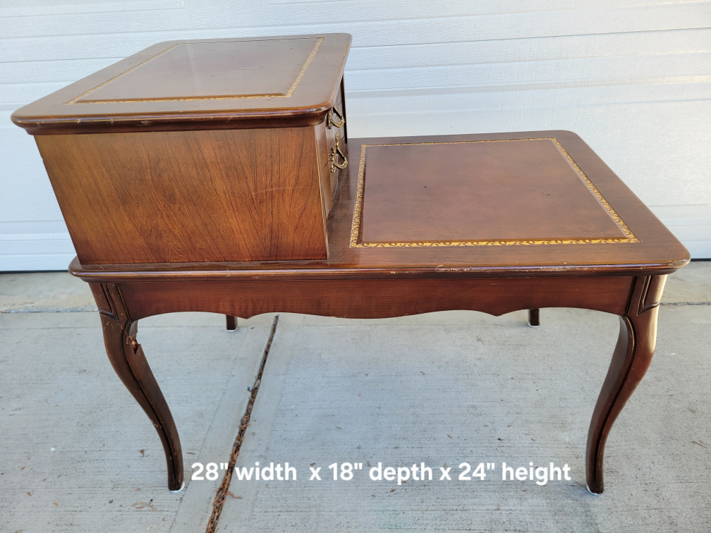 Very Nice, Very Vintage Table With Top Storage. - photo 3