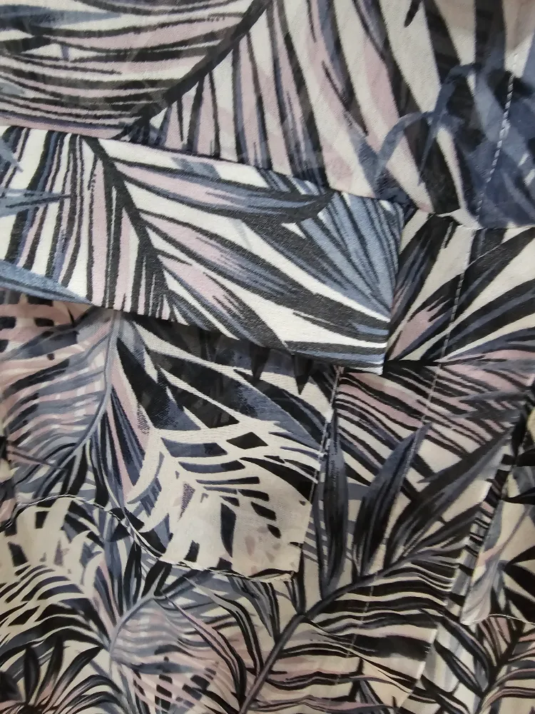 Simon Chang XS/TP Leaf Print Blouse image indicator(2)