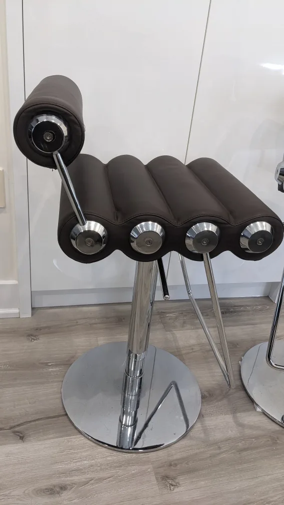 Set of 2 Brown Bar Stools image indicator(3)