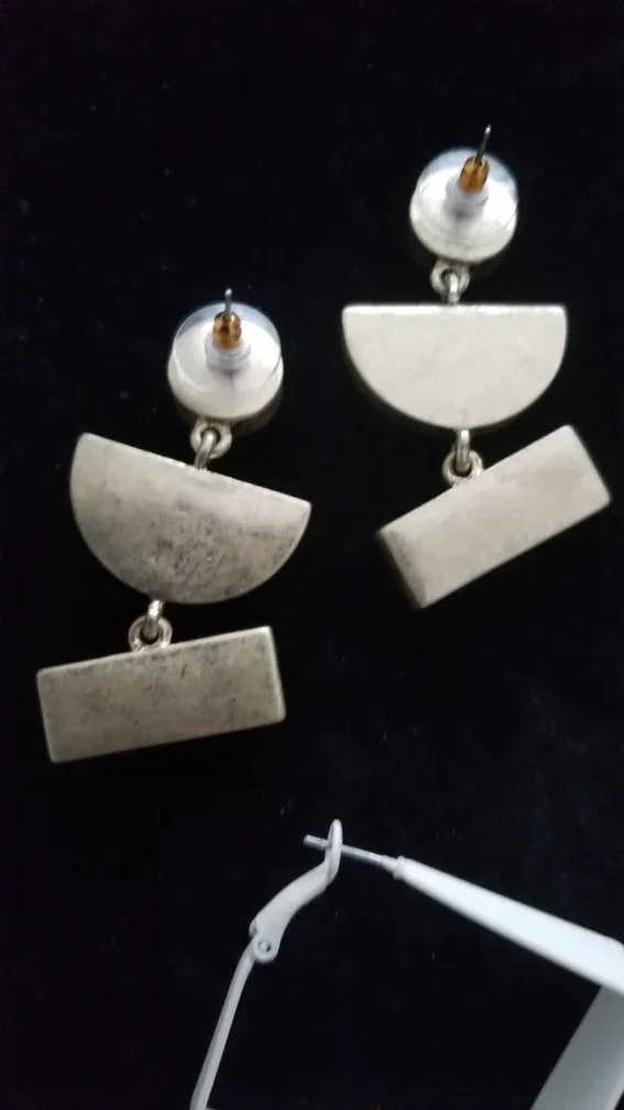 Earings image indicator(4)