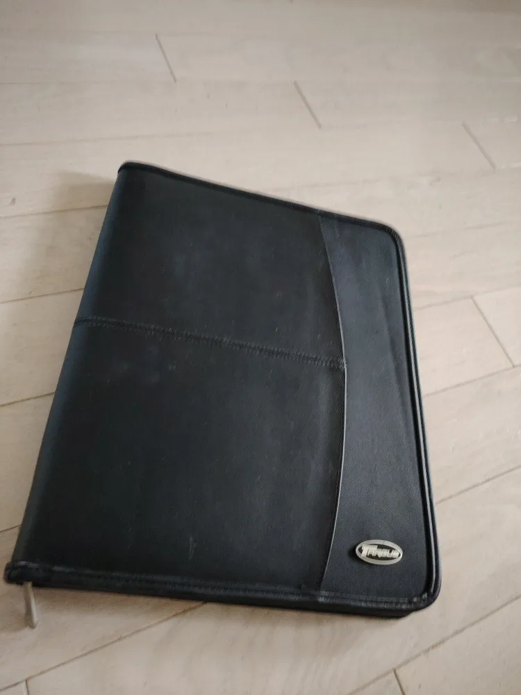 🥕Leather Zippered Portfolio thumbnail