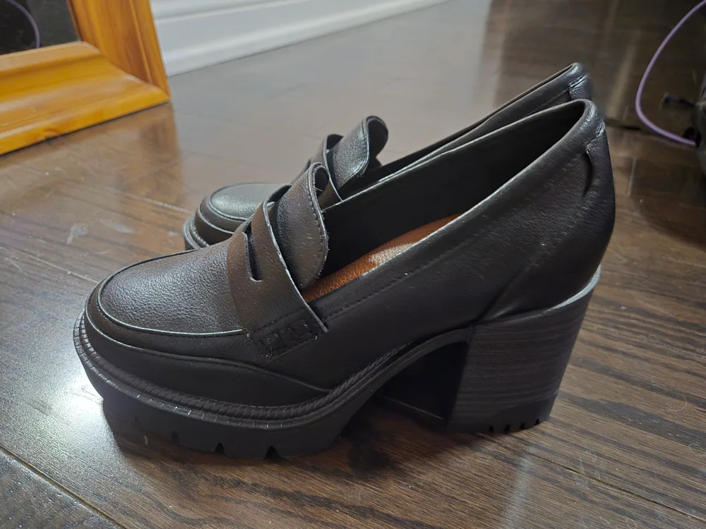 *Brand new* MIA Platform Loafers - Size 6 (fits big) thumbnail