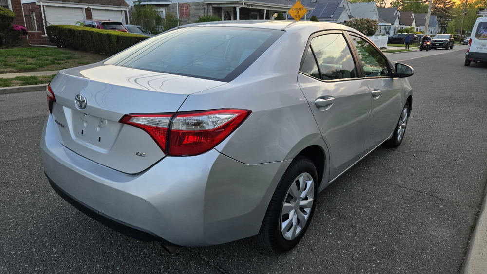2016 Toyota Corolla LE 4dr sedan - photo 3