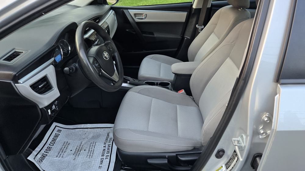 2016 Toyota Corolla LE 4dr sedan - photo 5