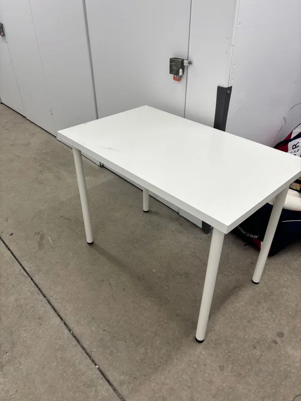 White Desk - Small Scratch thumbnail
