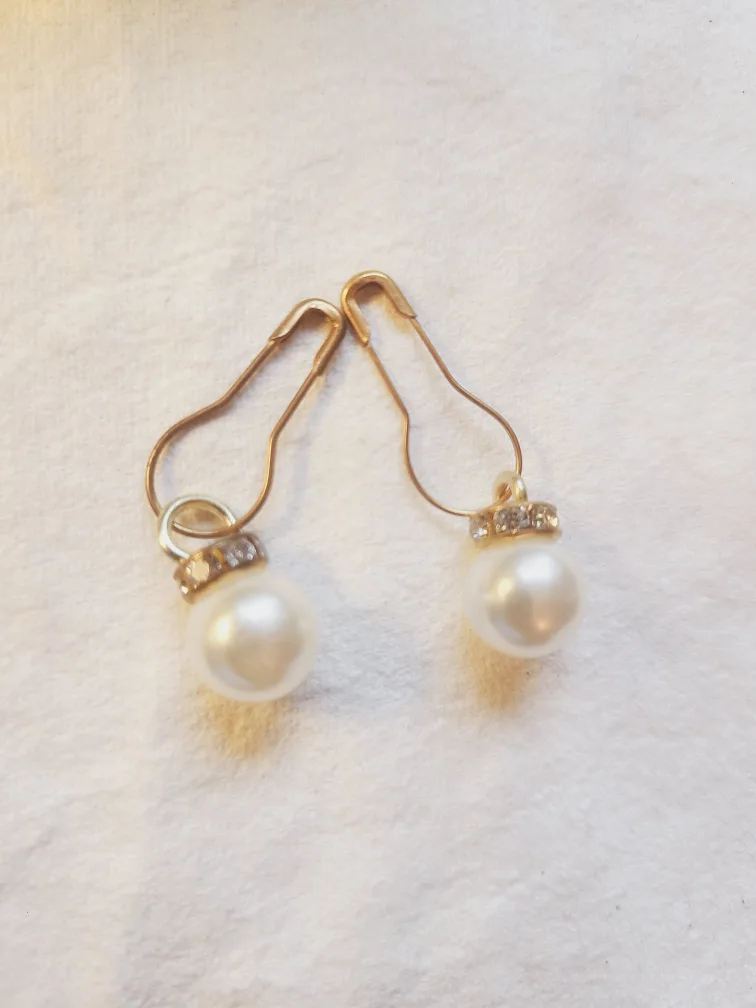 Pearl Drop Earrings thumbnail