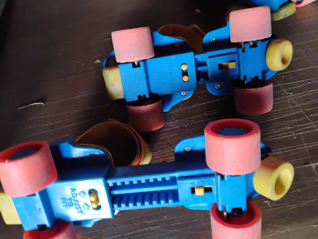 vintage kidsFisher-Price Roller Skates adjustable image indicator(3)