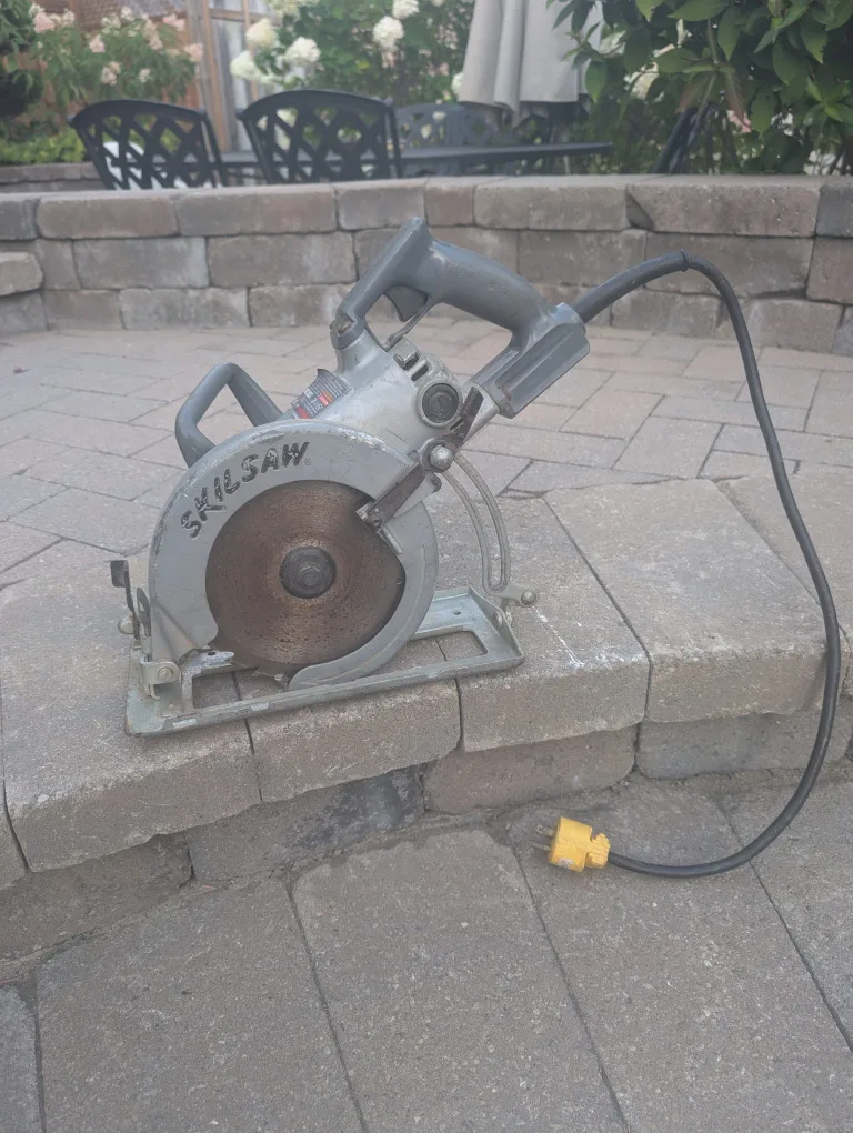 SKILSAW HD77 WORM DRIVE 7 1/2" CIRCULAR SAW image indicator(5)