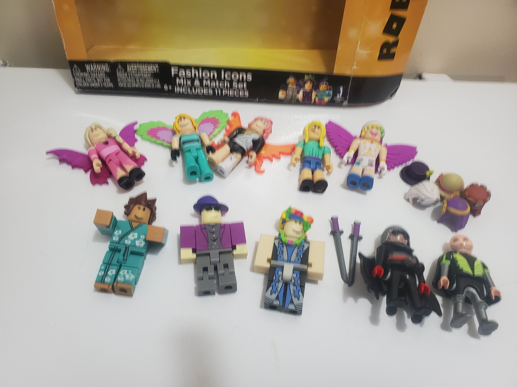 Roblox figures