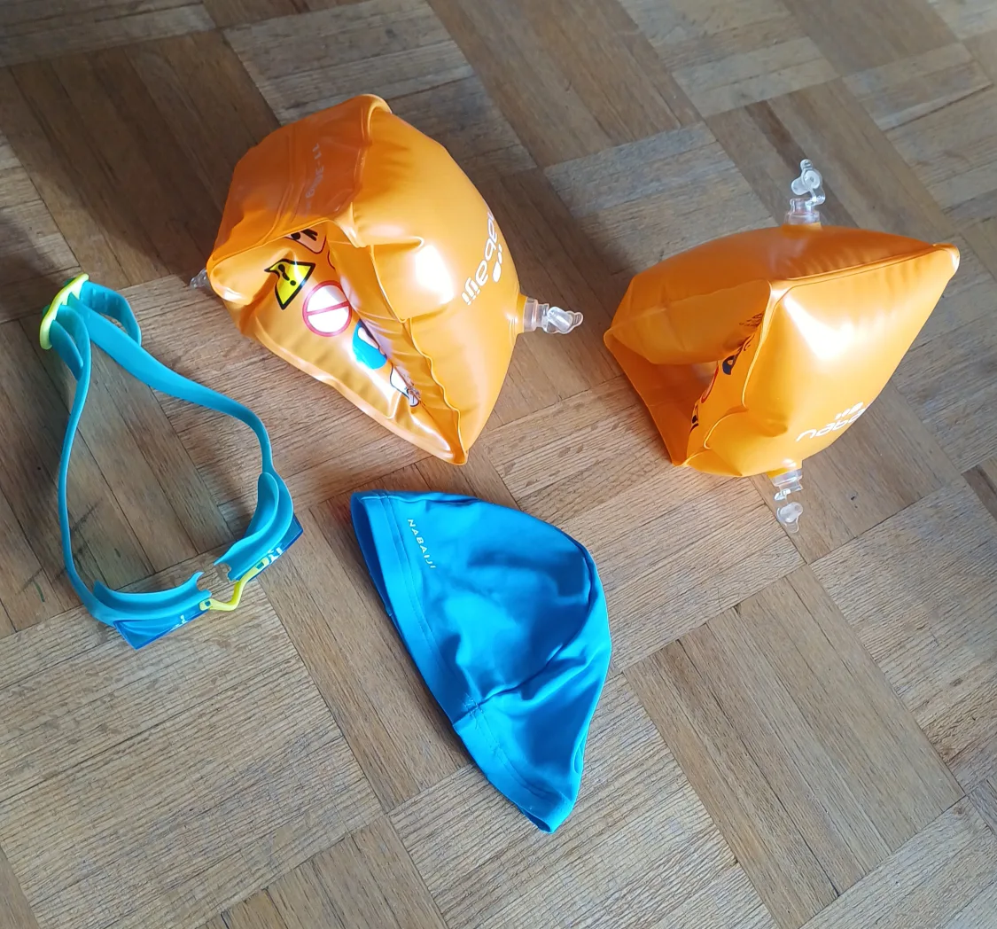 Nabaiji Kids Swim Set: Arm Floats, Goggles, Cap image indicator(2)