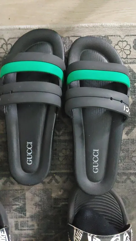 size 8 Gucci slides thumbnail