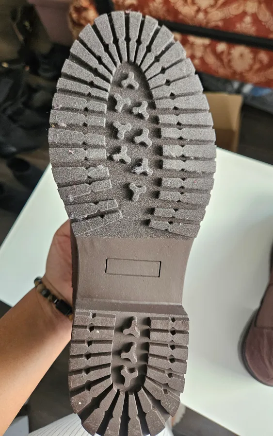 Chelsea Boots image indicator(4)