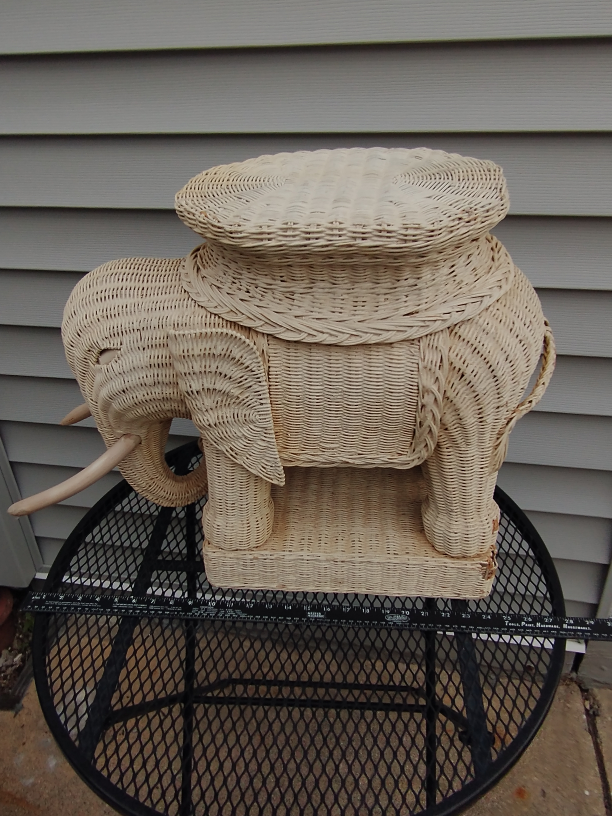 Rattan White Elephant Plant Stand Read Desc See Pics - photo 5