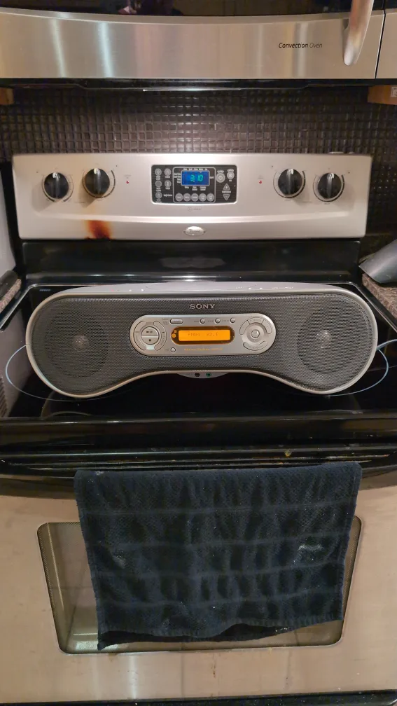 Sony Portable Radio/CD/MP3 Player image indicator(2)