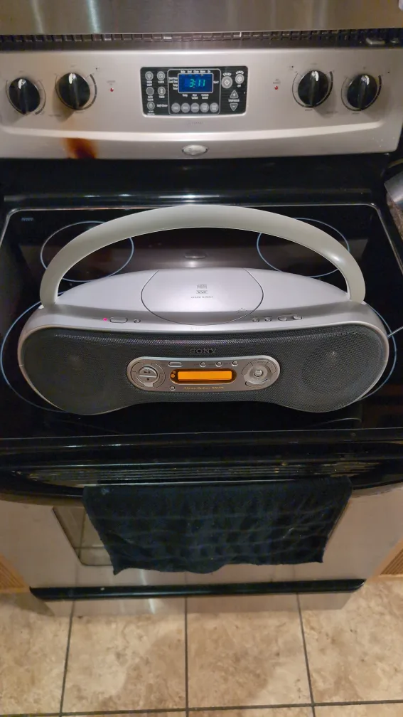 Sony Portable Radio/CD/MP3 Player image indicator(5)