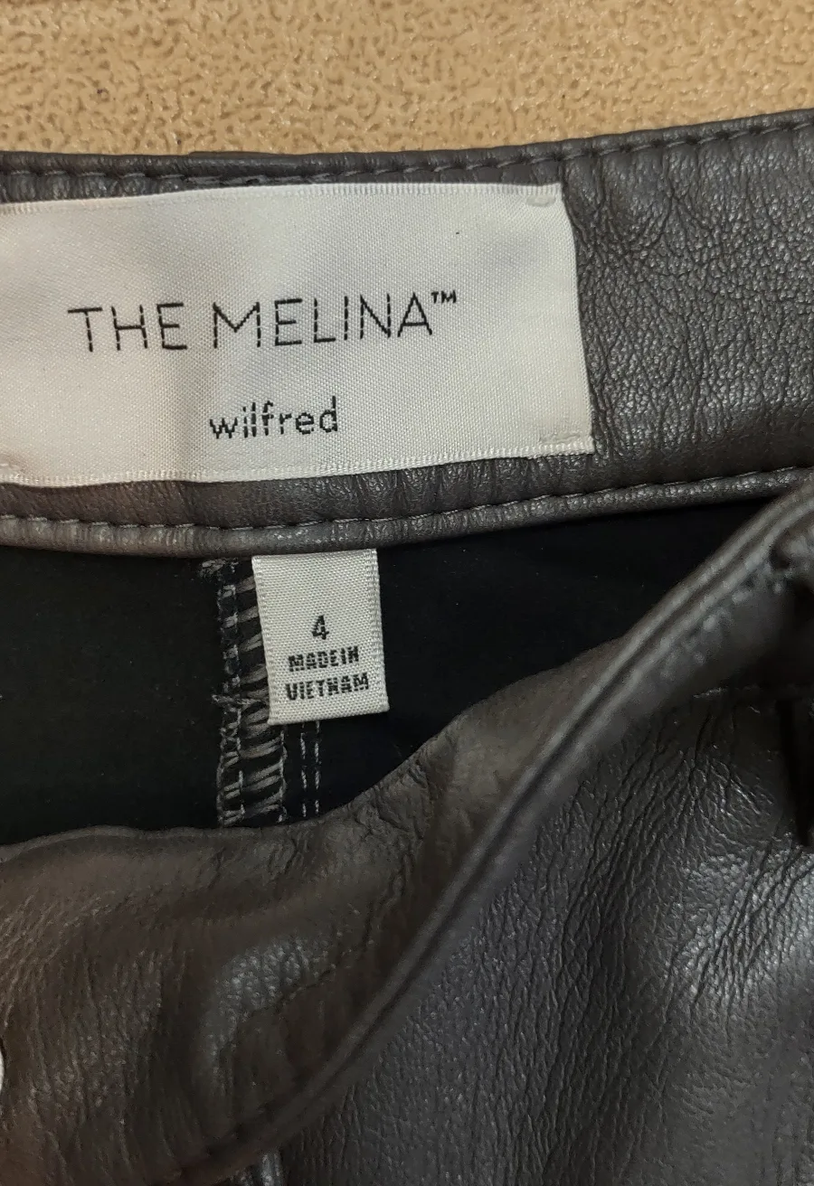 (NEW)  Aritzia The Melina  Wilfred Faux Leather Pants - Size 4 image indicator(2)