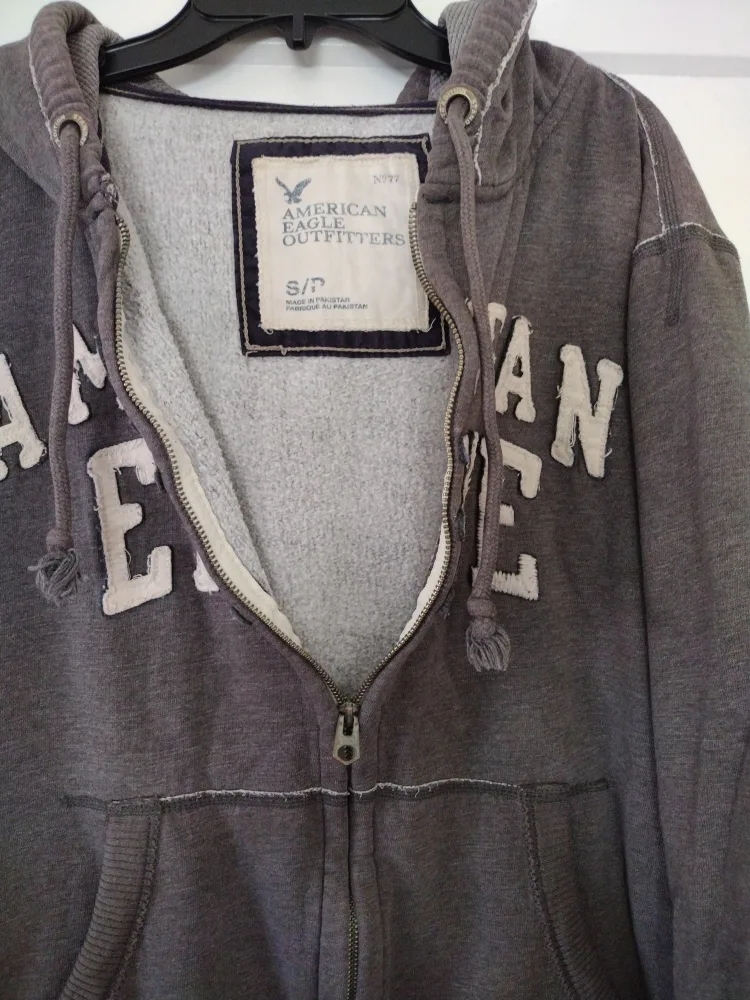 American Eagle Gray Zip-Up Hoodie - Size S image indicator(2)
