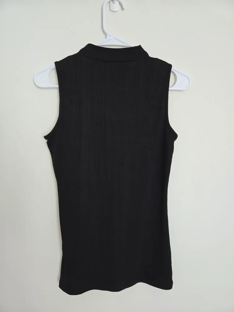 Suzy Shier Black Sleeveless Top image indicator(3)