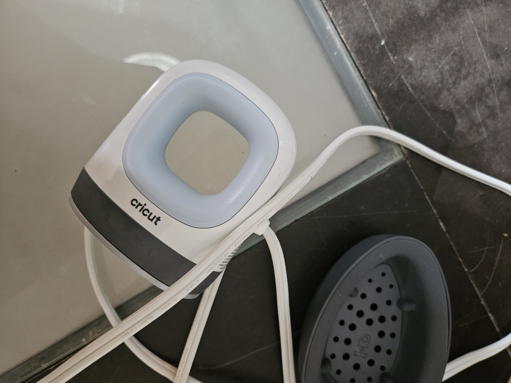 Cricut EasyPress Mini Heat Press - photo 4