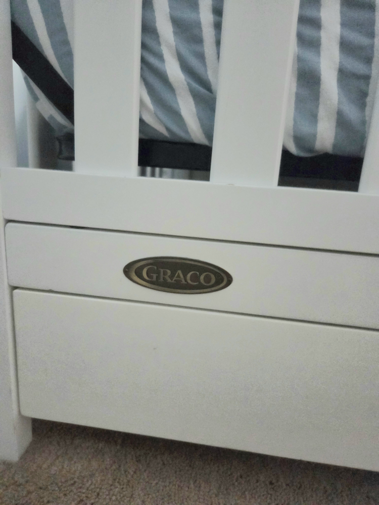 Graco Crib with Drawer - White - photo 4
