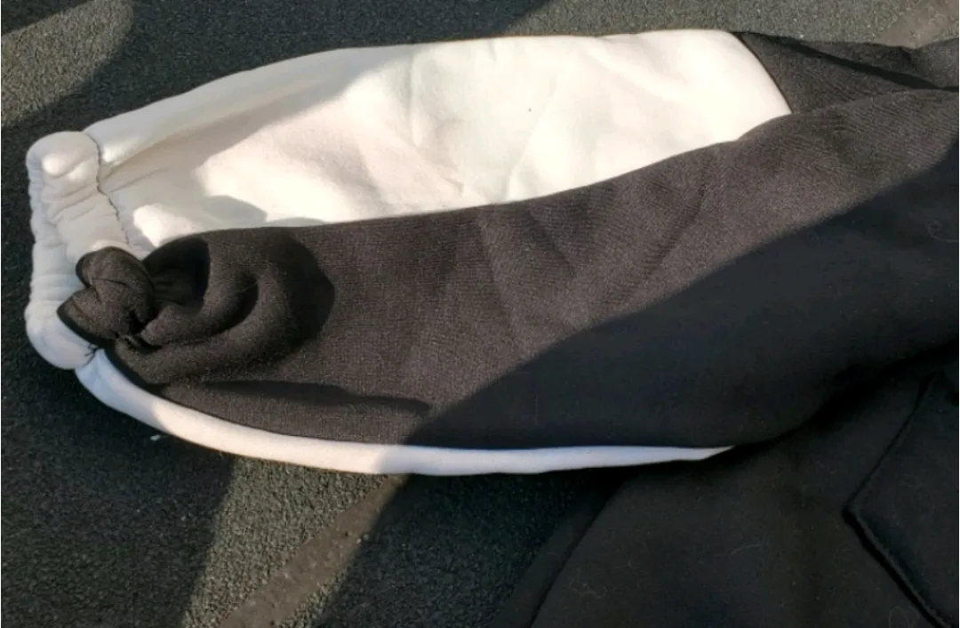 Black and white oversized colour block hoodie/sweater image indicator(4)