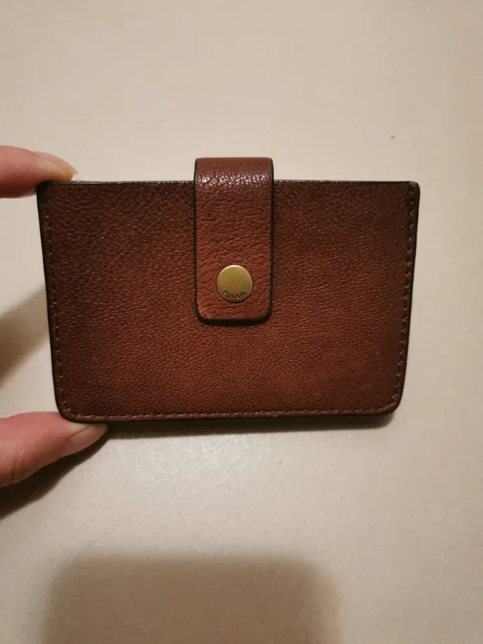 Fossil Leather Card Holder Wallet image indicator(2)