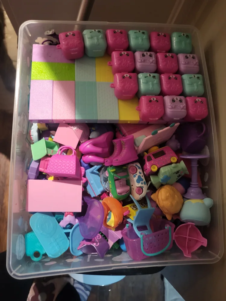 Shopkins Playset Bundle image indicator(4)
