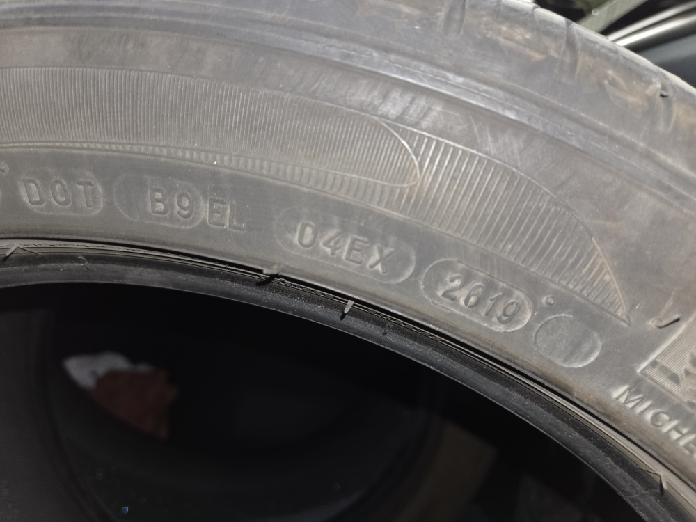 Michelin Primacy MXM4  235/45R18 Tires - photo 4