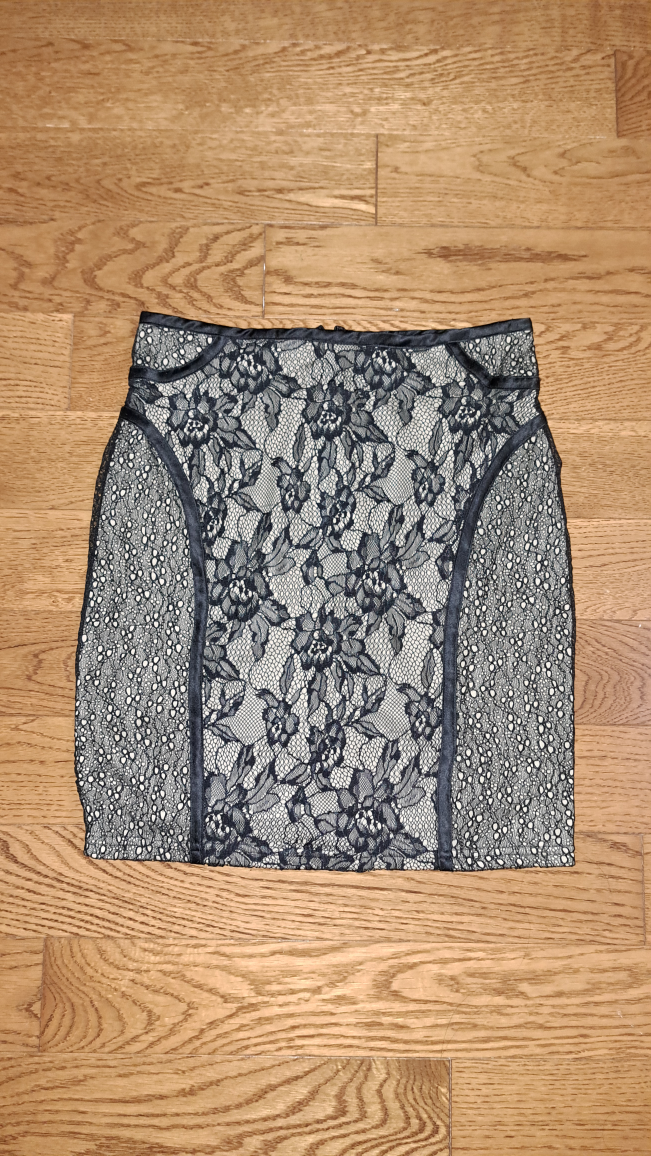 Forever 21 Lace Mini Skirt - Size S