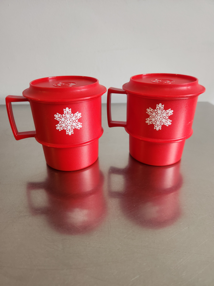 Tupperware Red Mugs with Lids - Set of 2