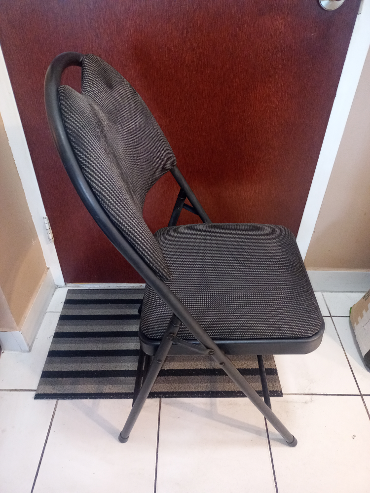 Folding Chair - Only 1 Chair! - photo 2
