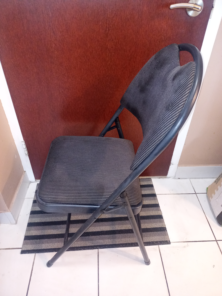 Folding Chair - Only 1 Chair! - photo 3