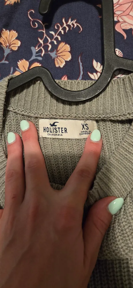 Hollister XS Knit Sweater - Olive Green image indicator(2)