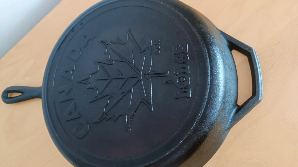 12" Lodge Cast Iron Skillet with Custom Lid image indicator(2)