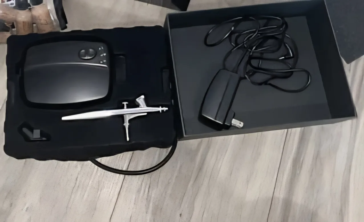 PURE Pro Airbrush Cosmetics Kit image indicator(2)