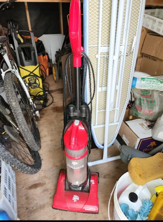 Dirt Devil Dynamite Vacuum Cleaner thumbnail