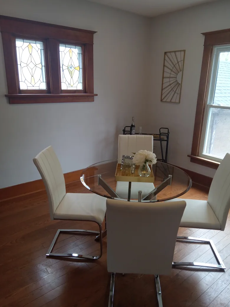 Glass and chrome dining room set image indicator(2)