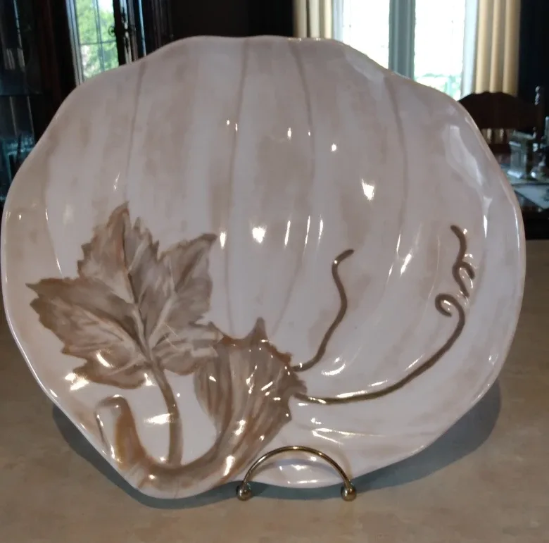 (New) Decorative Pumpkins on Leaf Plate thumbnail