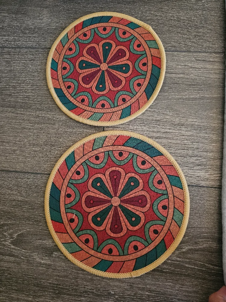 Assorted Home Decor Items image indicator(2)