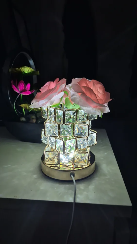 Crystal Table Lamp with Artificial Roses image indicator(2)