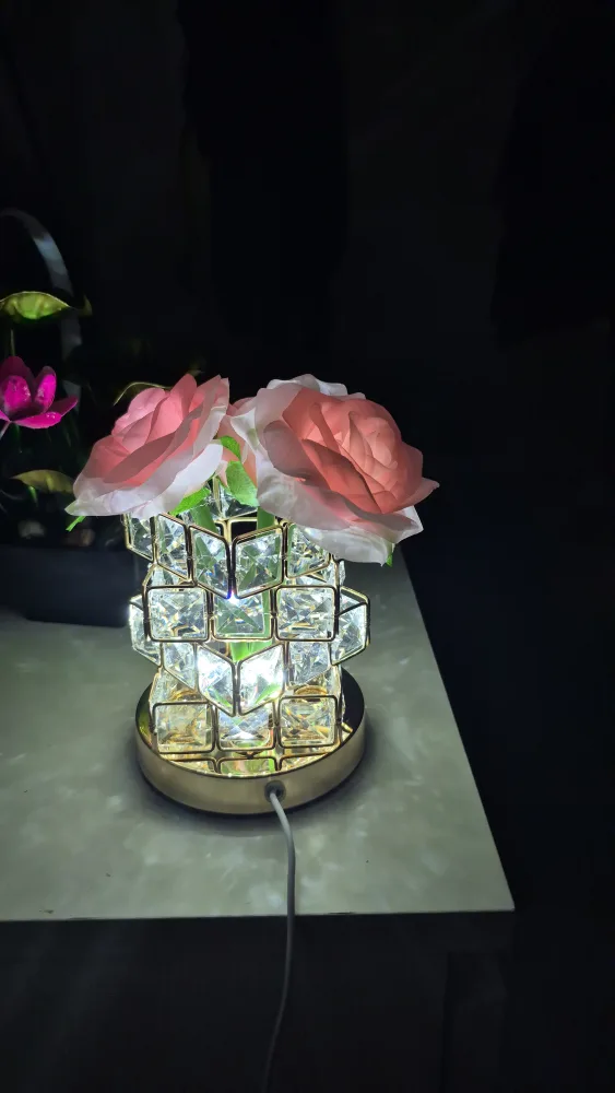Crystal Table Lamp with Artificial Roses image indicator(3)