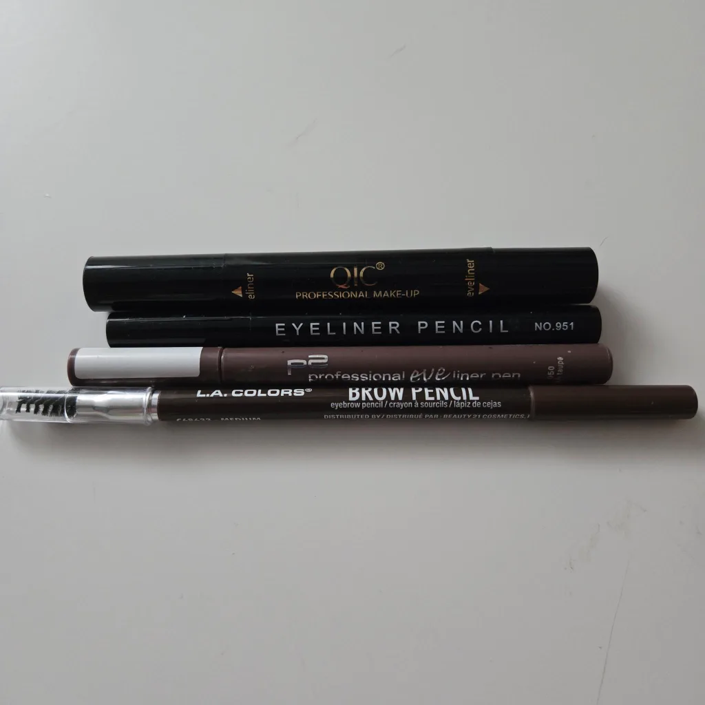 NEW - Makeup Bundle: NYX, L.A. Colors, Fafamg image indicator(3)