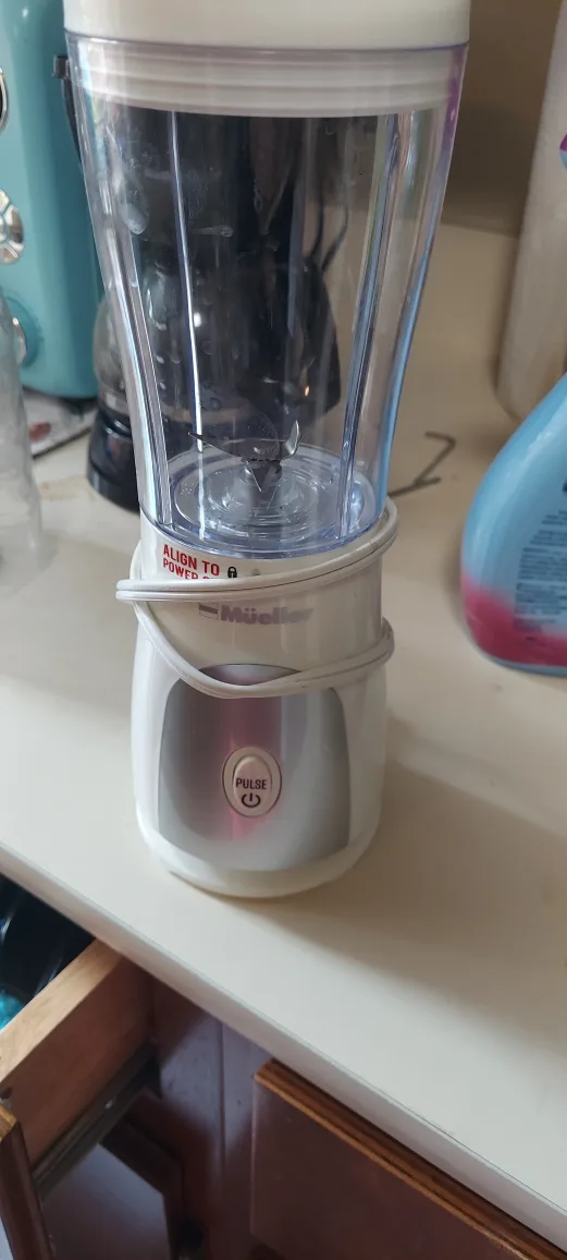 Mueller Ultra Bullet Personal Countertop Blender thumbnail